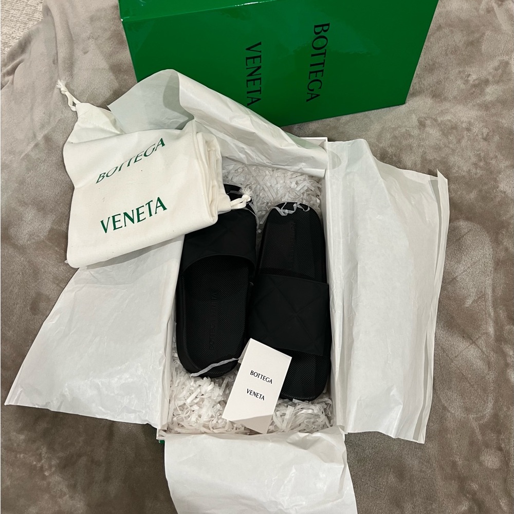 Bottega Matte Black Rubber Slides. Size 39.